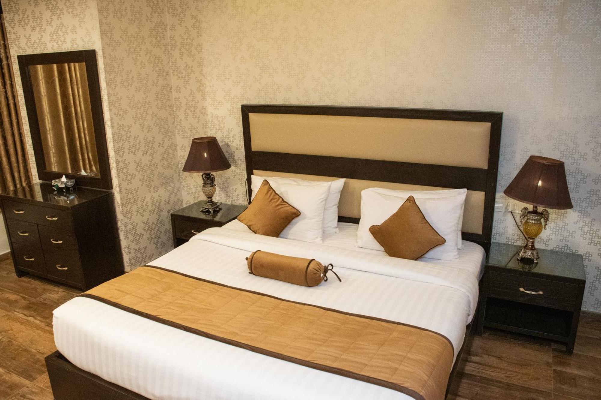 Centaurus Hotel Suites Islamabad Exteriör bild